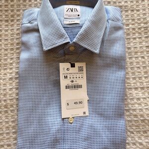 Zara Men's Casual Light Blue Button Down Shirt, size medium slim fit